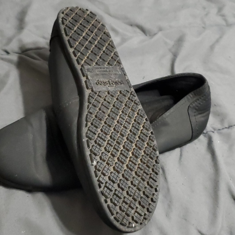 Slip ons - Picture 2 of 2